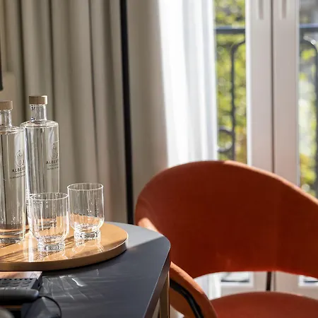Alberte Hotel 4*