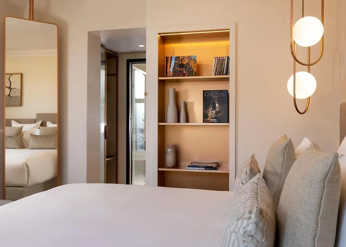 Alberte Hotel 4*