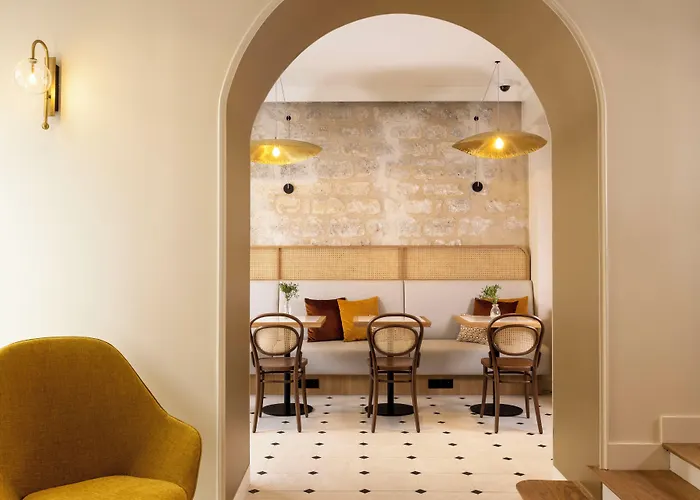 Alberte Hotel 4*